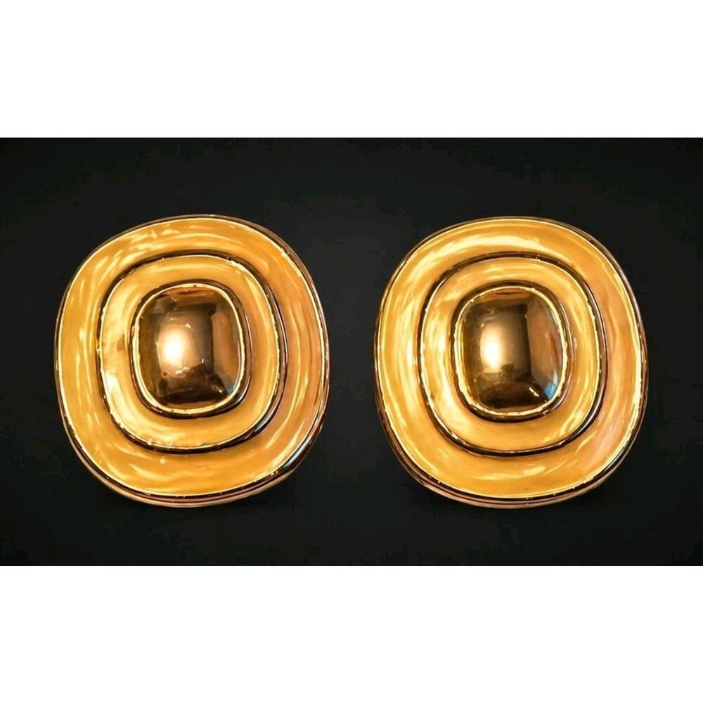 Vintage Creamy Gold Enamel Pierced Earrings- Gold-tone 7/8"- Retro gp-71